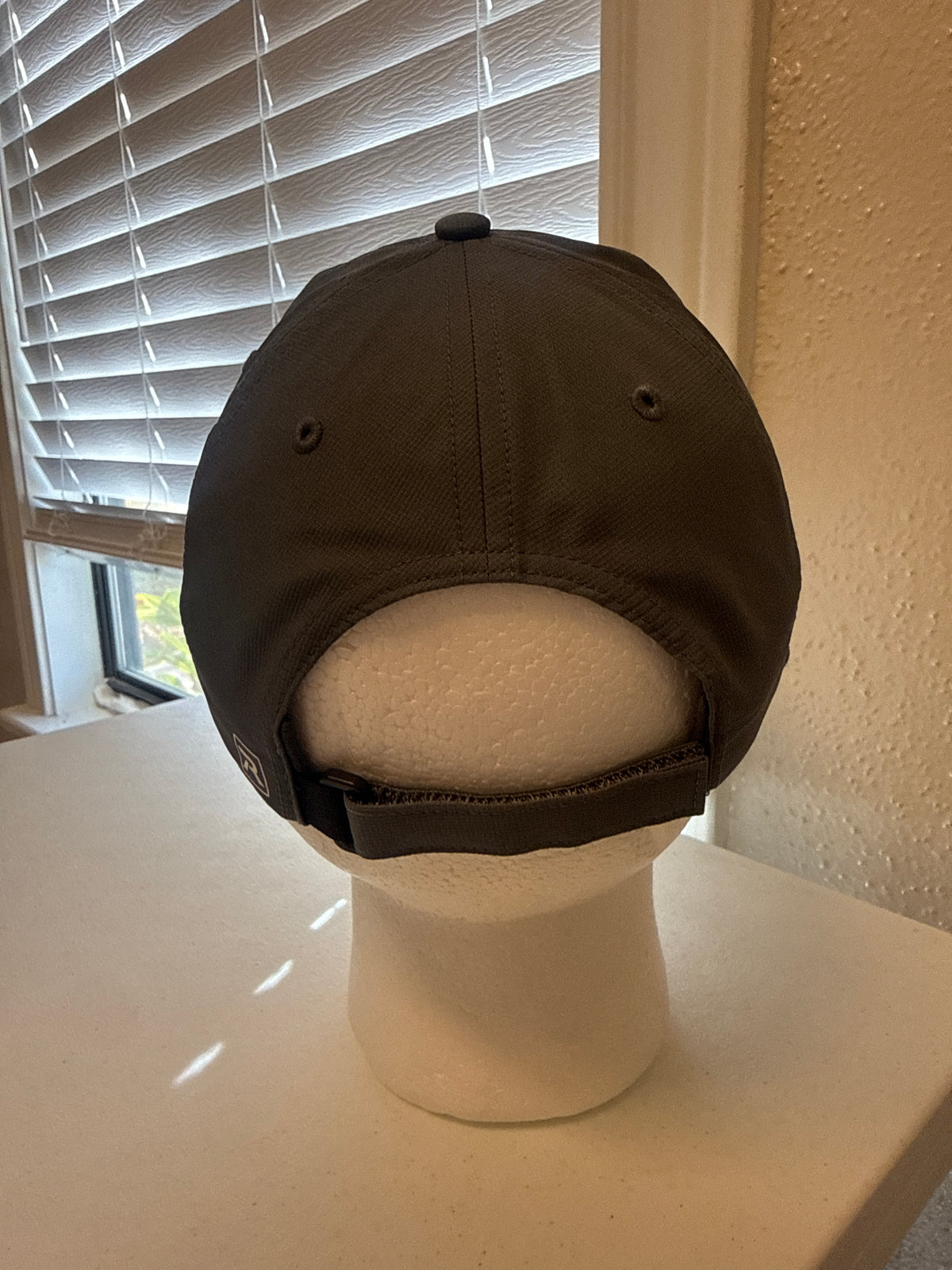 Circle Logo Performance Cap, Dark Grey